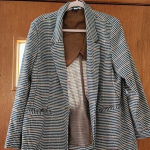 Houndstooth plaid blazer